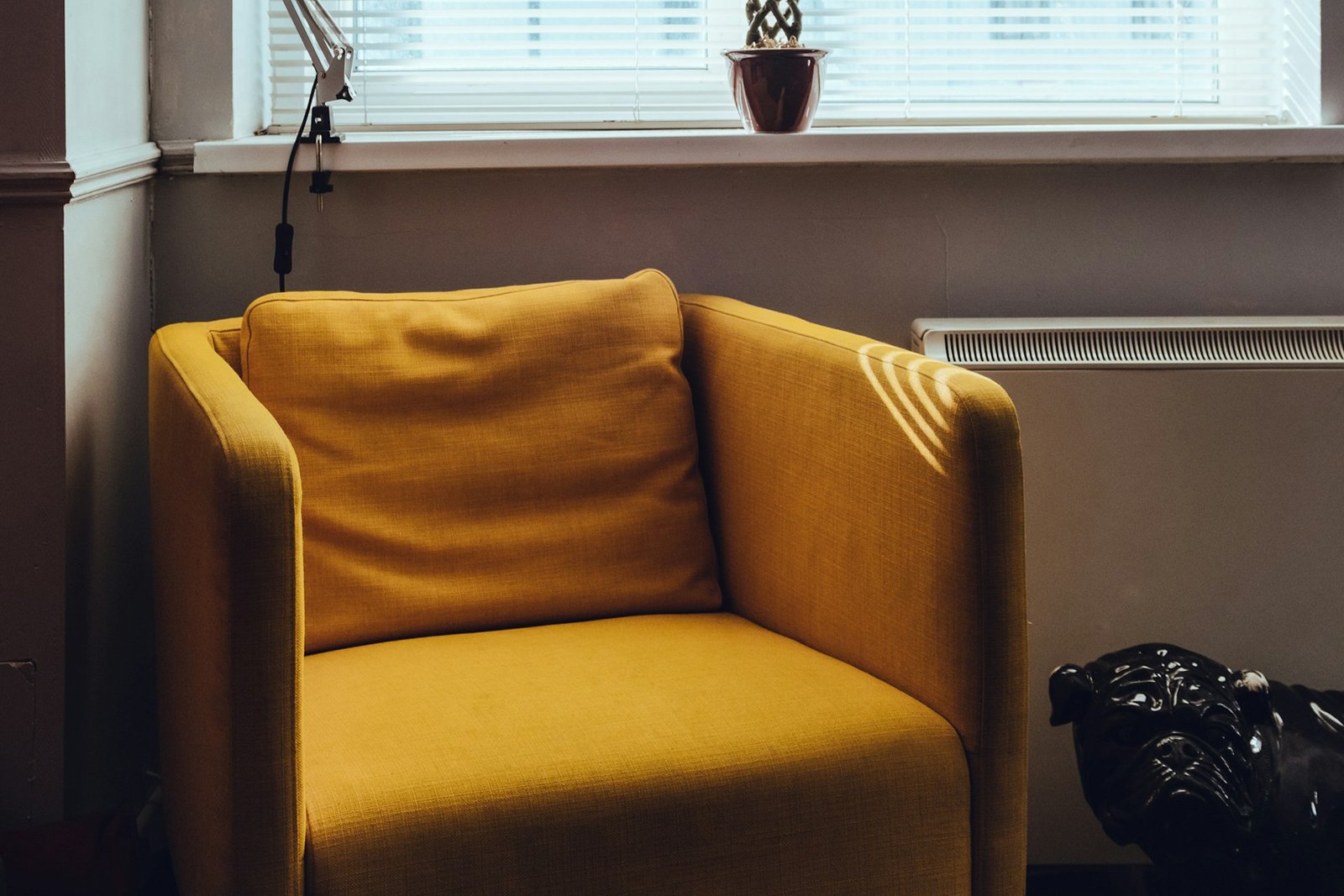 Heizkörper in einem Wohnraum