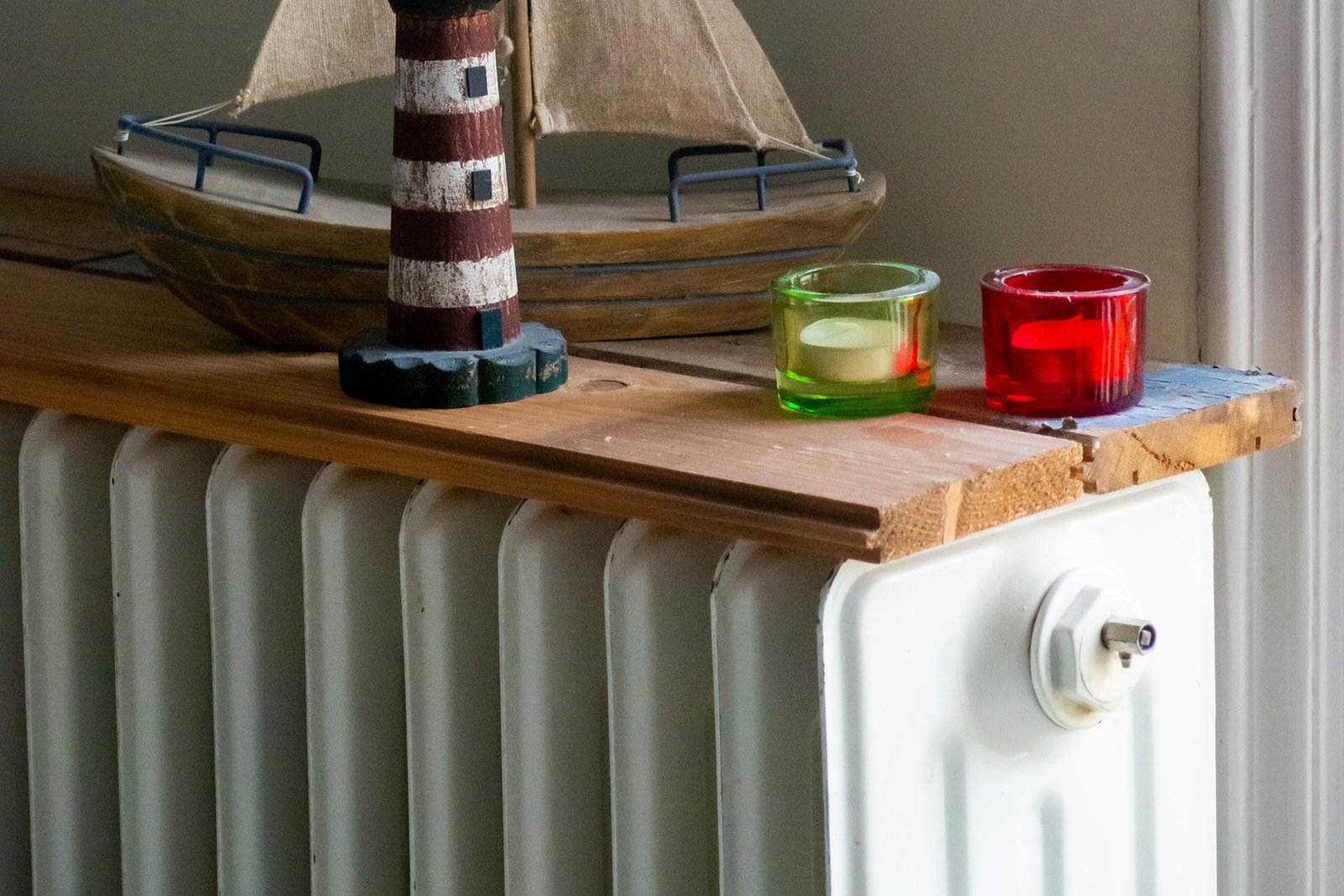 Heizkörper in einem Wohnraum